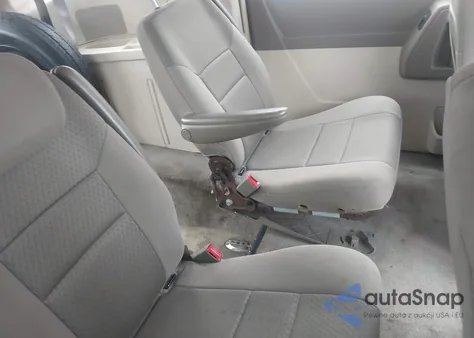 2010 Chrysler Town & Country Touring из США, поврежденный, VIN 2A4RR5DX0AR472654